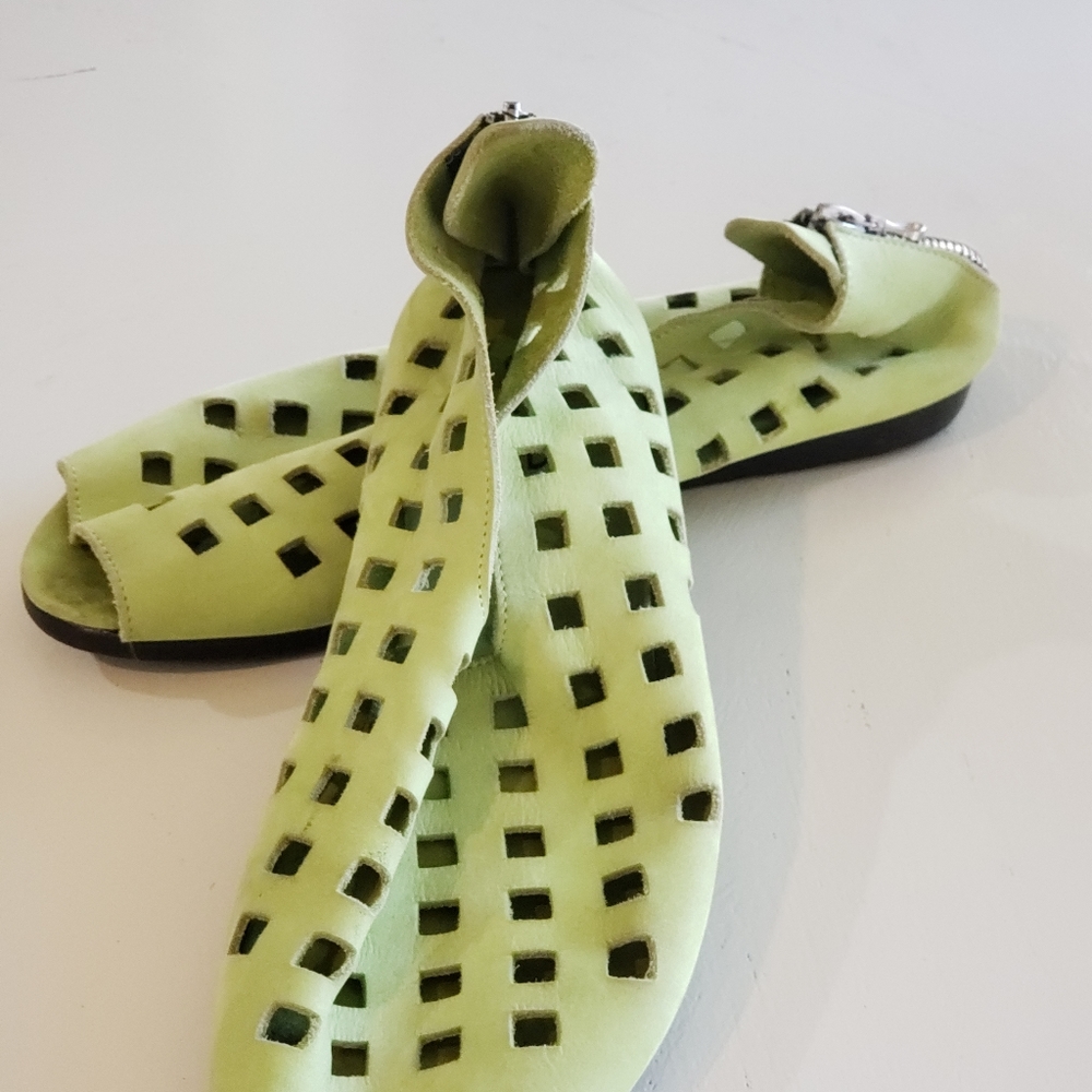 Vintage lime green, suede ARCHE French sandals.